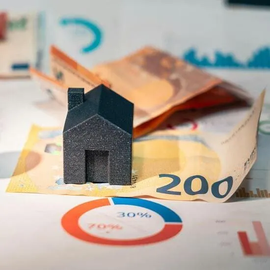 gestion-de-activos-inmobiliarios-billetes-grafico-casita